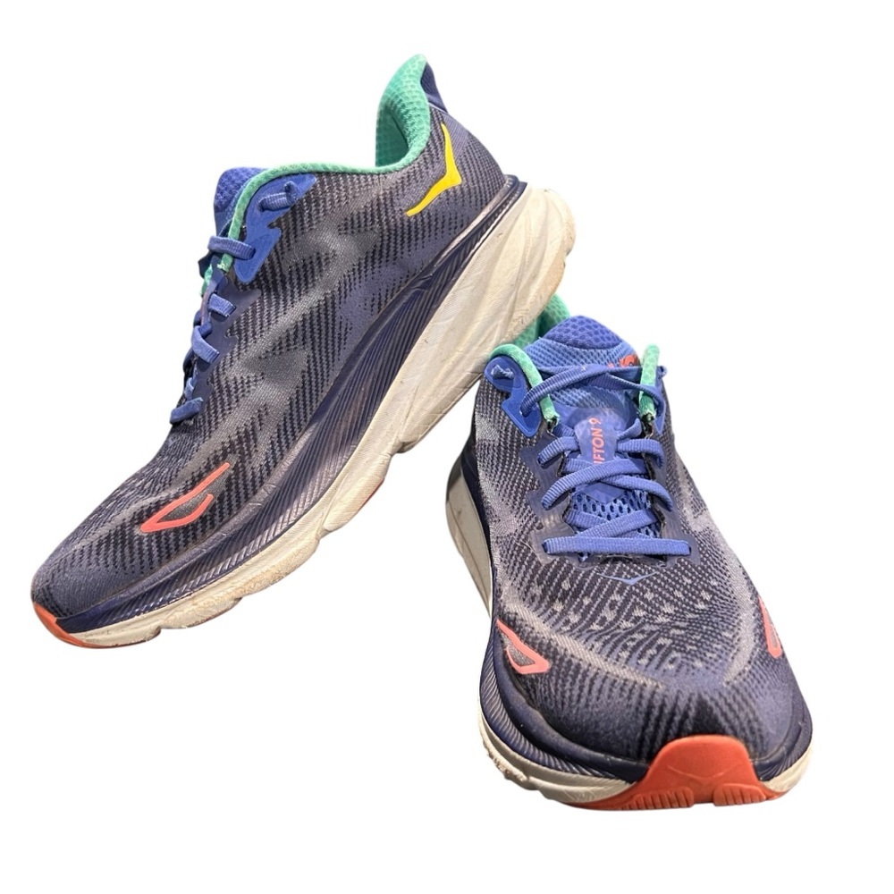 Hoka Women's Clifton 9 running shoes in the Bellwether Blue/Ceramic 9.5 B Width